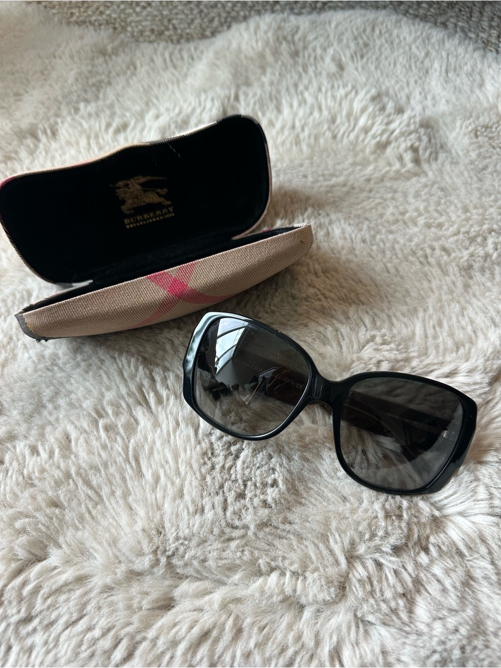 Burberry Black Oversized Square Women's Sunglasses with Plaid Case